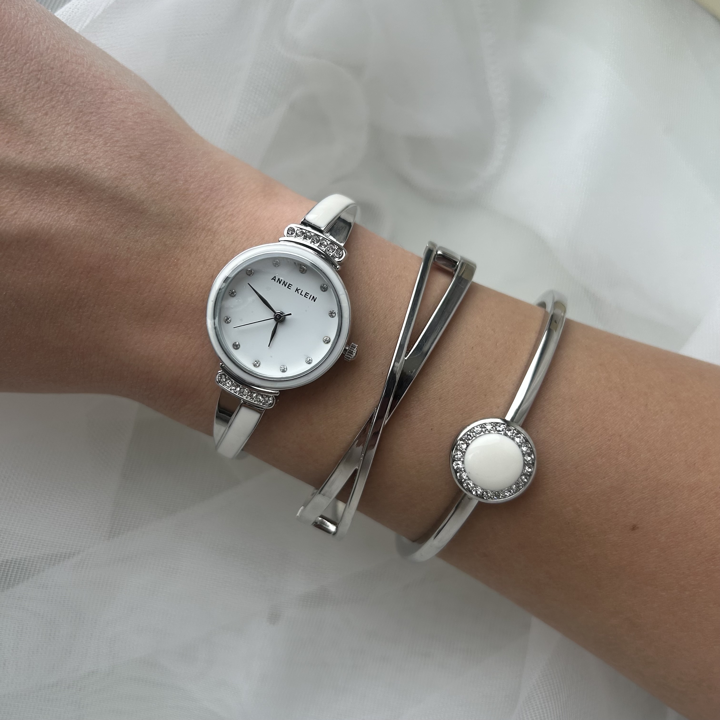 qalis-saati-anne-klein-set-vertsklisferi-xelze.jpg