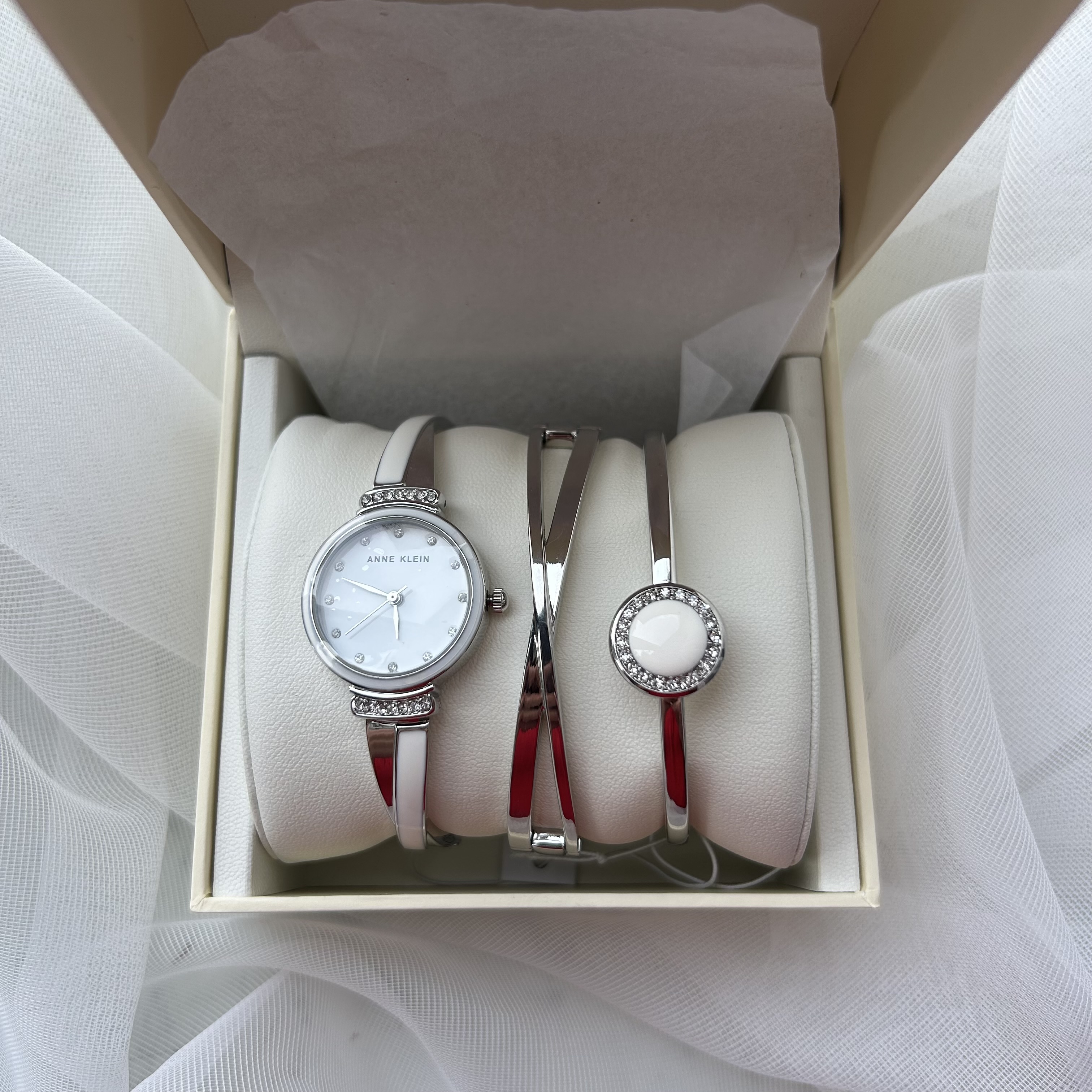 qalis-saati-anne-klein-set-vertsklisferi-yuti.jpg