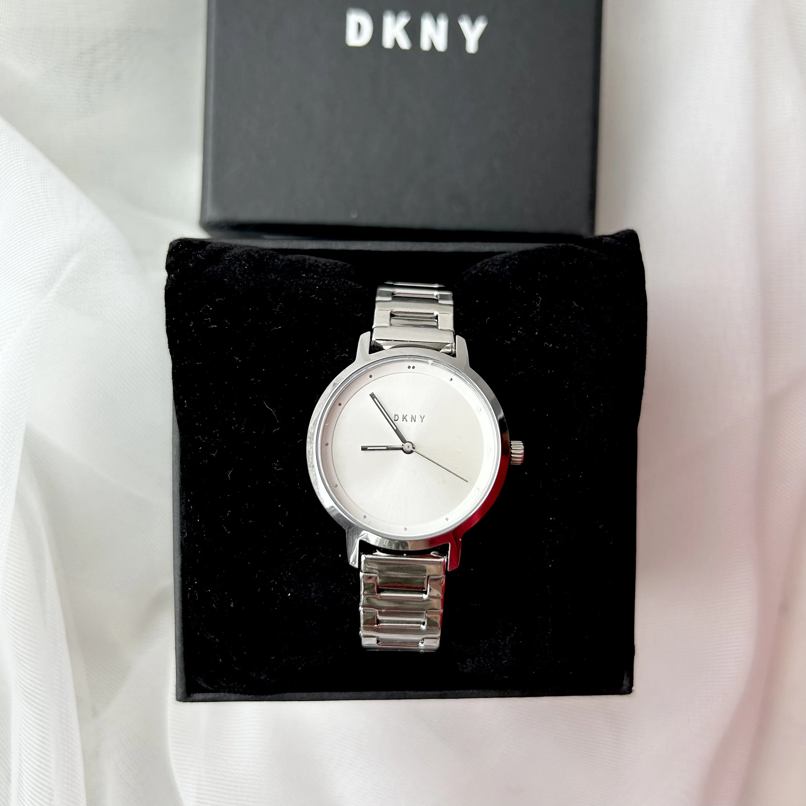qalis-saati-dkny-vertsklisferi-yuti.jpg