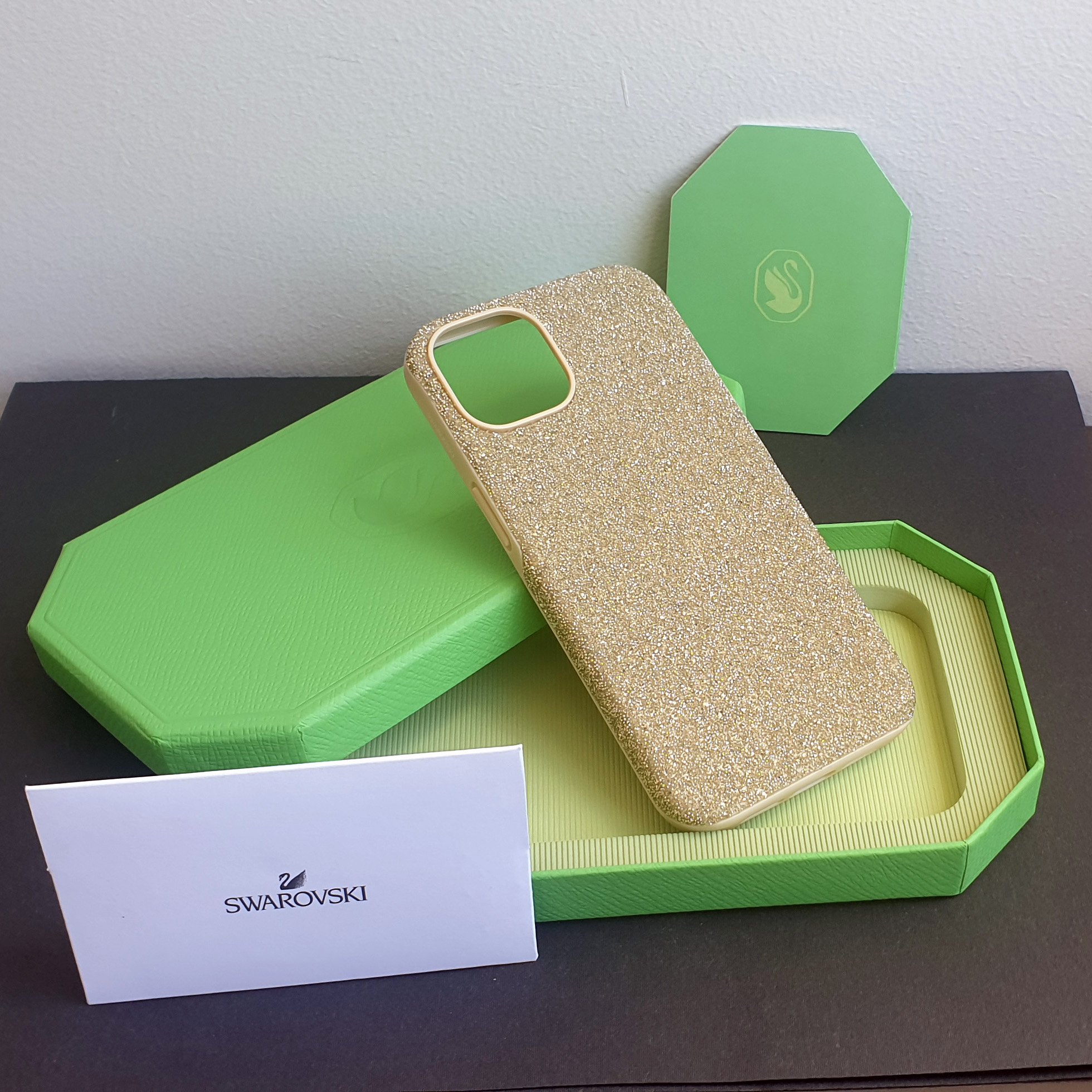swarovski-iphone-14-keisi.jpg