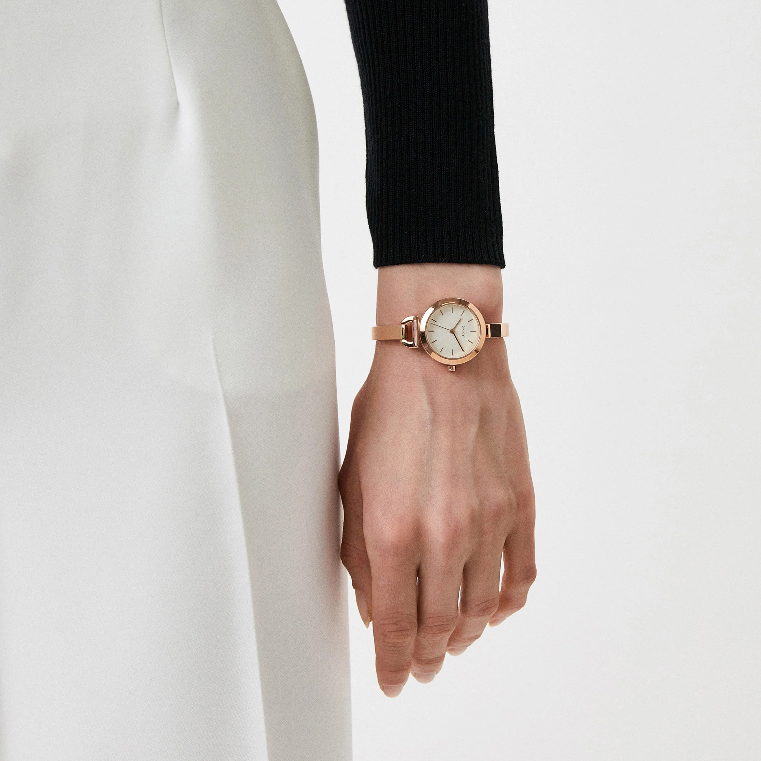 kalis-saati-dkny-uptown-d-okrosferi-xelze.jpg